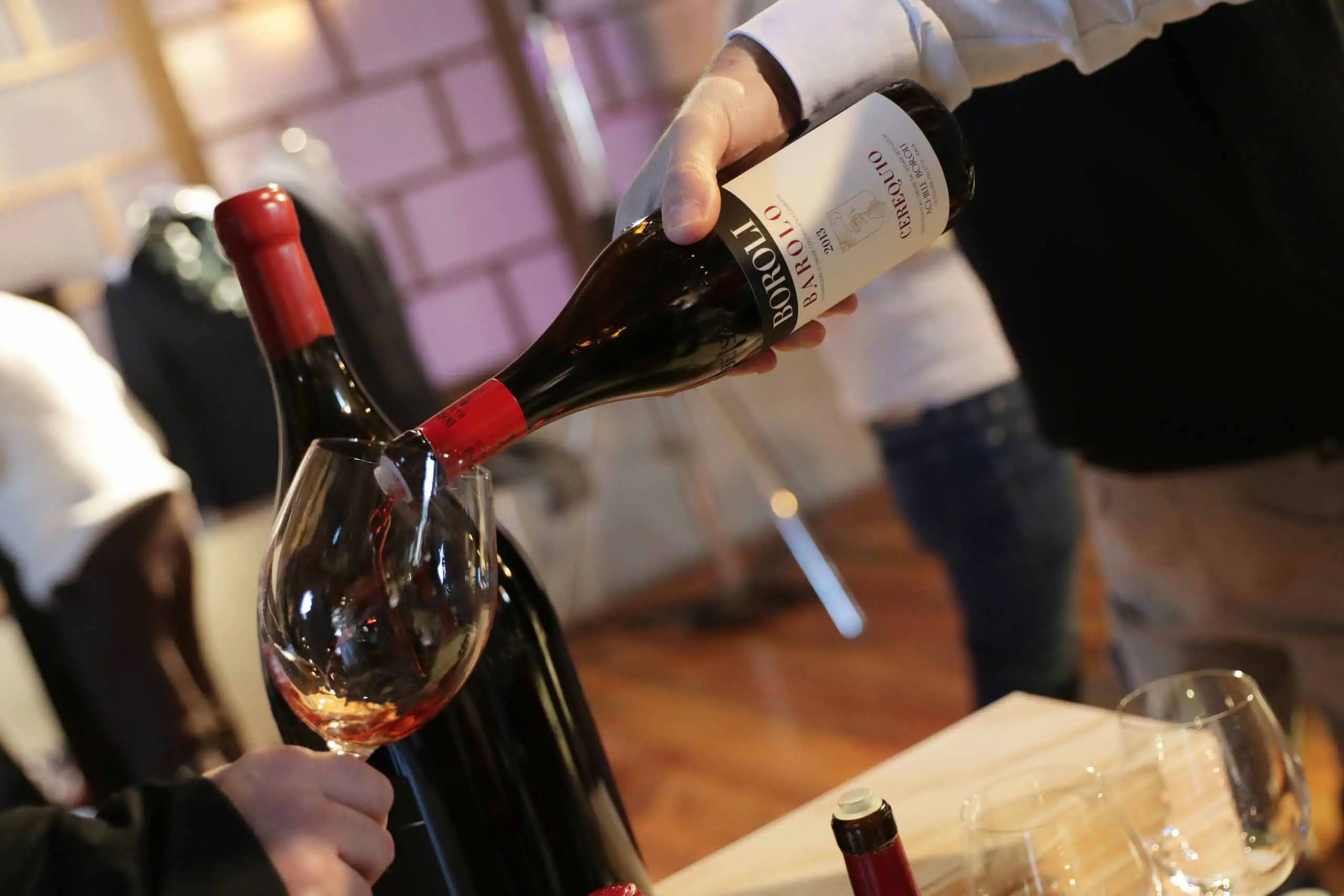 degustazione vino rosso barolo brunella boroli